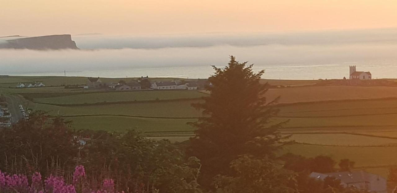 Welcome Rest Holiday Home Ballintoy Bagian luar foto